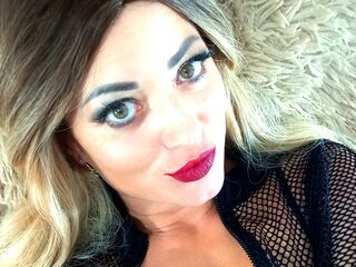 Kinky webcam LionessoneForu