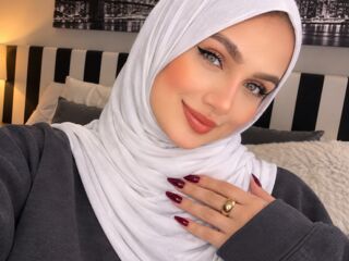 fingering girl LuciaLyone