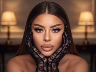 hot cam girl fingering shaved pussy StephanieYves