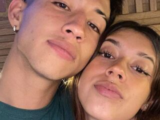 adult couple cam live MikeAndEva