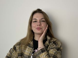 cam girl fingering CherlyMarkes