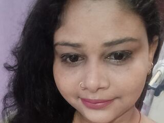 masturbating girl CurvySoniya
