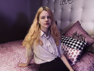 camgirl spreading pussy EleanorCain