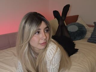 topless webcamgirl EliseLaurent
