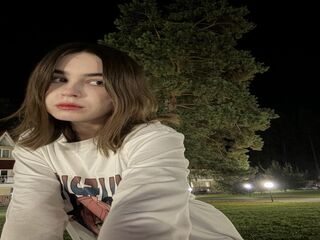 cam girl playing with sextoy EmmaForde