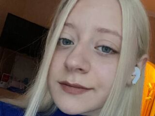 naughty webcamgirl JoannieMaglioli