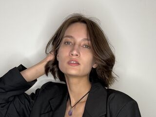 hot cam girl fingering shaved pussy JoseTebeau