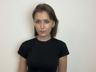 adult cam show KariErpelding