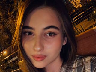 shaved pussy web cam LeiaFrost
