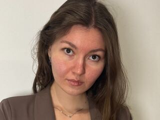 live chat room LeilaCoocher