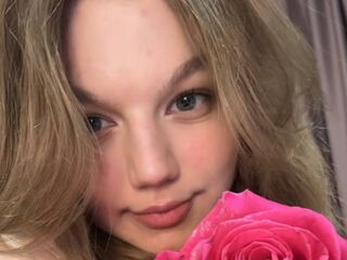 camgirl showing pussy LinnGrimshaw