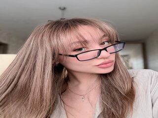 camslut fingering pussy LunaTimer