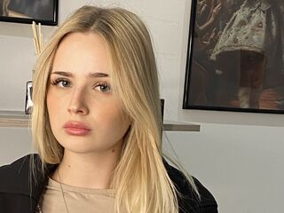 erotic cam video MarnieRhyner