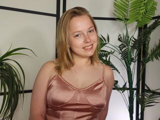 camgirl playing with sextoy MaryTon