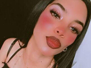 beautiful cam girl MeliRoots