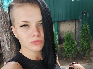 beautiful webcamgirl MonikaNeall