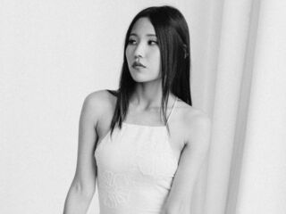 camgirl playing with dildo OliviaBoom