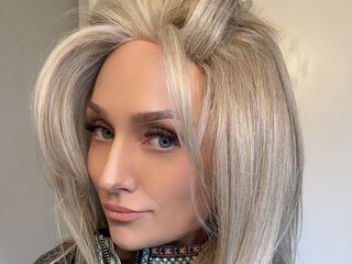 naughty cam girl masturbating with dildo PaigeVanAsten