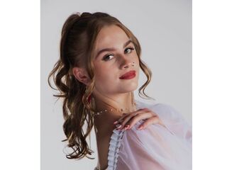 beautiful webcamgirl SharriLangolf