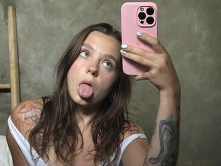 fingering cam girl TomikaLuczki