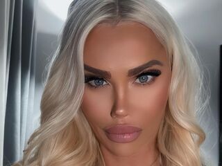 nude webcamgirl ToriCommings