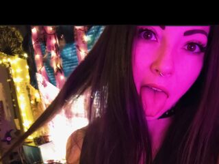 naked girl with live cam fingering halomoon