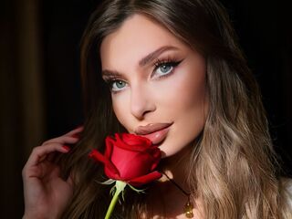 naked cam girl masturbating with vibrator Alessia