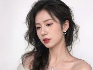 girl showing tits AnnLinMei