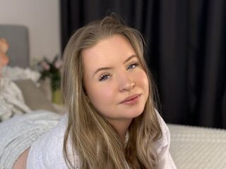 camwhore shaving pussy AryaThomas