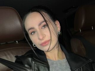 cam girl playing with sextoy DominikaFires