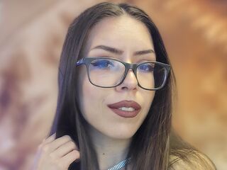 free livesex EmaLowee