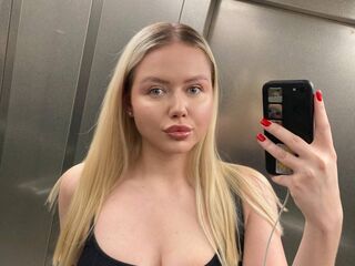 naughty cam girl masturbating with dildo JuliaRupert