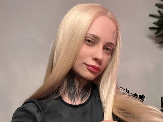 naked webcam girl JulianeVerdier