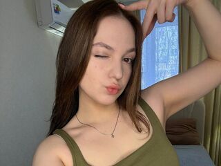 camgirl masturbating with dildo KelsiLuciani