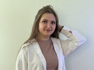 nude webcamgirl photo MildaTaddio