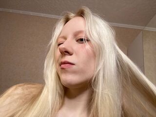 topless camgirl AdeleKeat