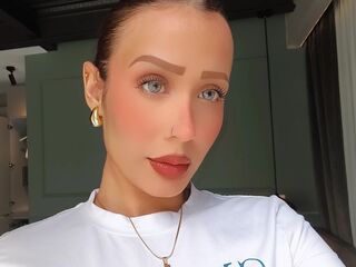 naked webcamgirl photo AdrianaRossetti