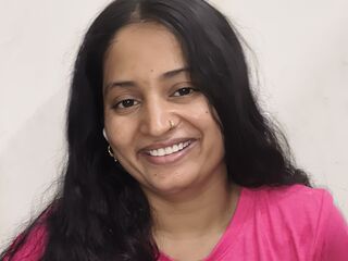 naughty camgirl masturbating with vibrator AkanshaChaudary