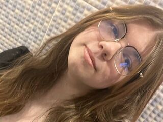 webcam strip tease show AminaBlooms