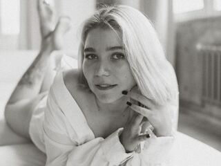 nude webcam girl photo BreanaAlosta