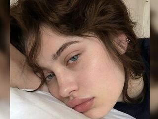 beautiful webcam girl BrettOpher