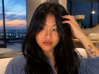 hot cam girl masturbating with vibrator CamilleBarker
