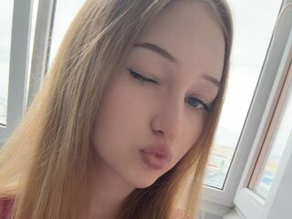 masturbating camgirl CatherinVolper