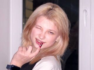 naked cam girl masturbating with dildo DaisySponholz