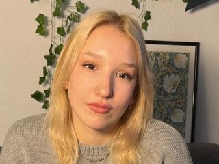 cam girl chat DarleenDevone