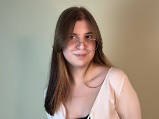 naked girl with webcam masturbating with vibrator DebbraAdonis