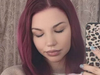 naughty camgirl masturbating with vibrator DevinUphaus