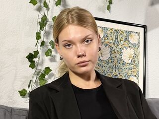 kinky video chat performer DonellaAndra