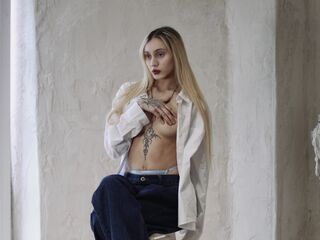 camslut topless EllieXeno