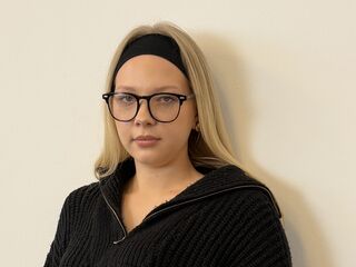 webcam girl chat FrancesVirunes